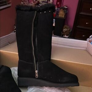 Black Fur-Lined Boots with Zipper